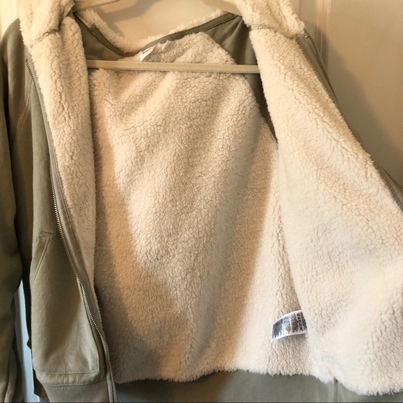 GAP Zip Up, Fur Lined Jacket with Hood - Picture 6 of 8